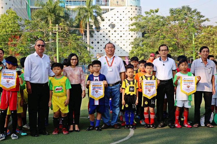 Image: Giải bóng đá truyền thống học sinh tiểu học, năm học 2022 - 2023